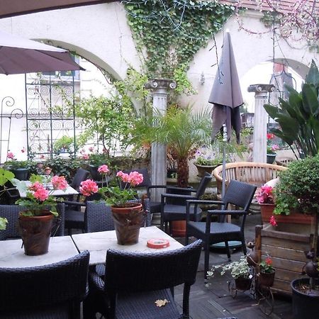 La Croix Blanche Hotel Montrichard Exterior photo